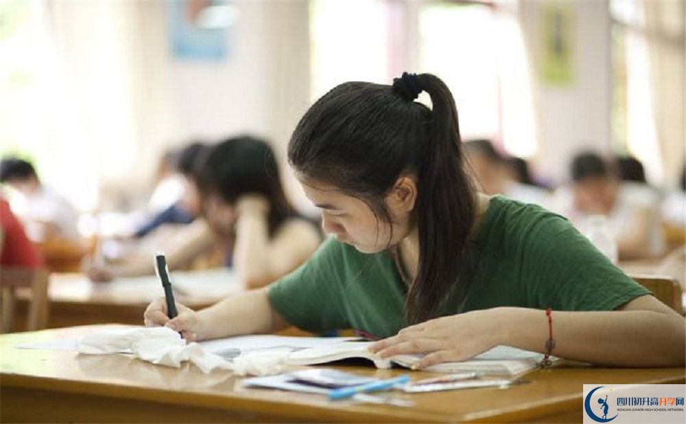 上仁壽華達(dá)高中的分?jǐn)?shù)線是多少？