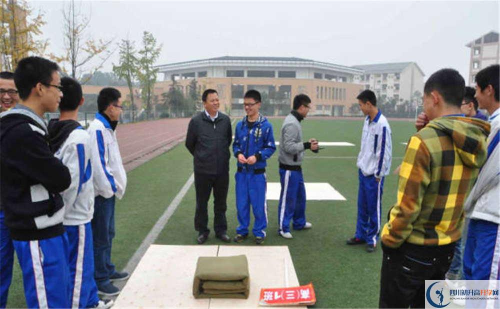 八一聚源高級(jí)中學(xué)高中歷年來的分?jǐn)?shù)線是多少？