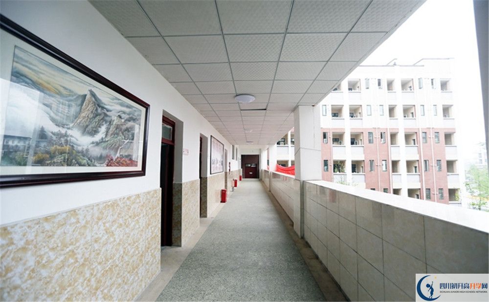 都江堰育才學(xué)校住宿費(fèi)用是多少？