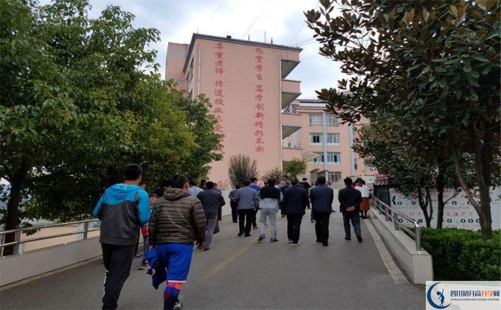 大彎中學(xué)2020年保送清華北大的人數(shù)有多少？