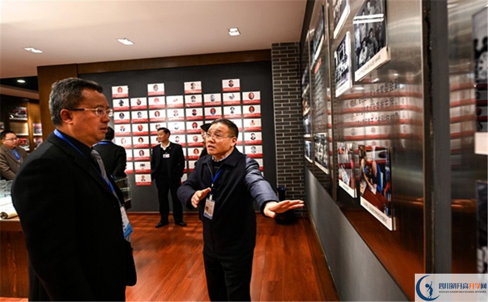 成都十二中平行班與實(shí)驗(yàn)班差多少？