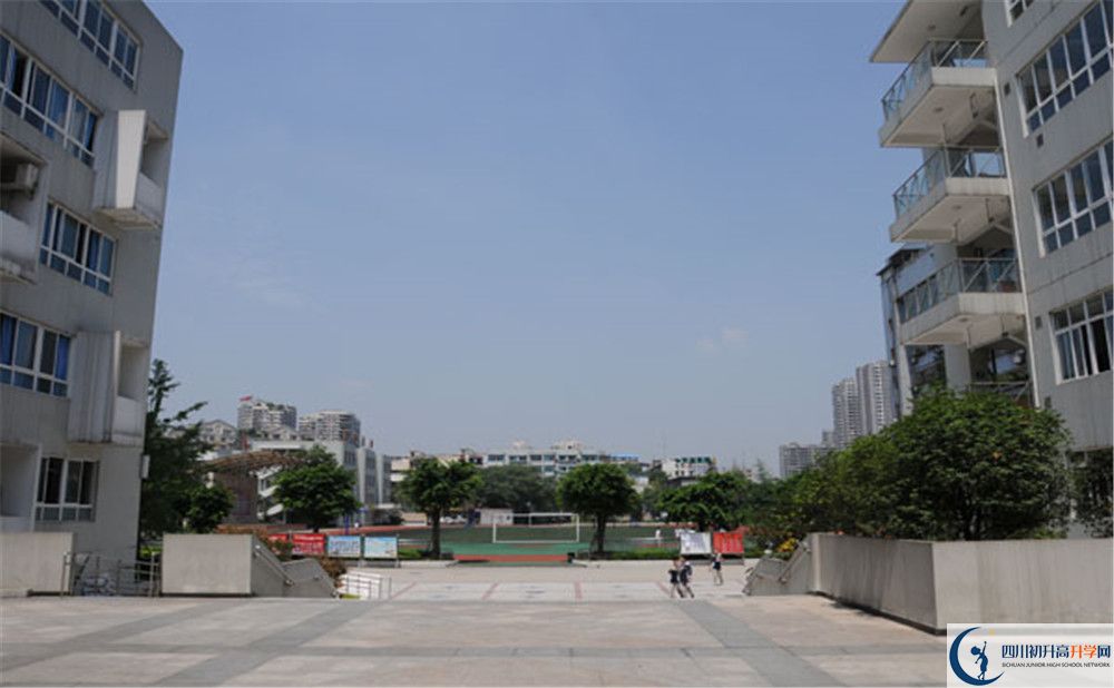 成都鐵路中學高中分班考試難嗎？
