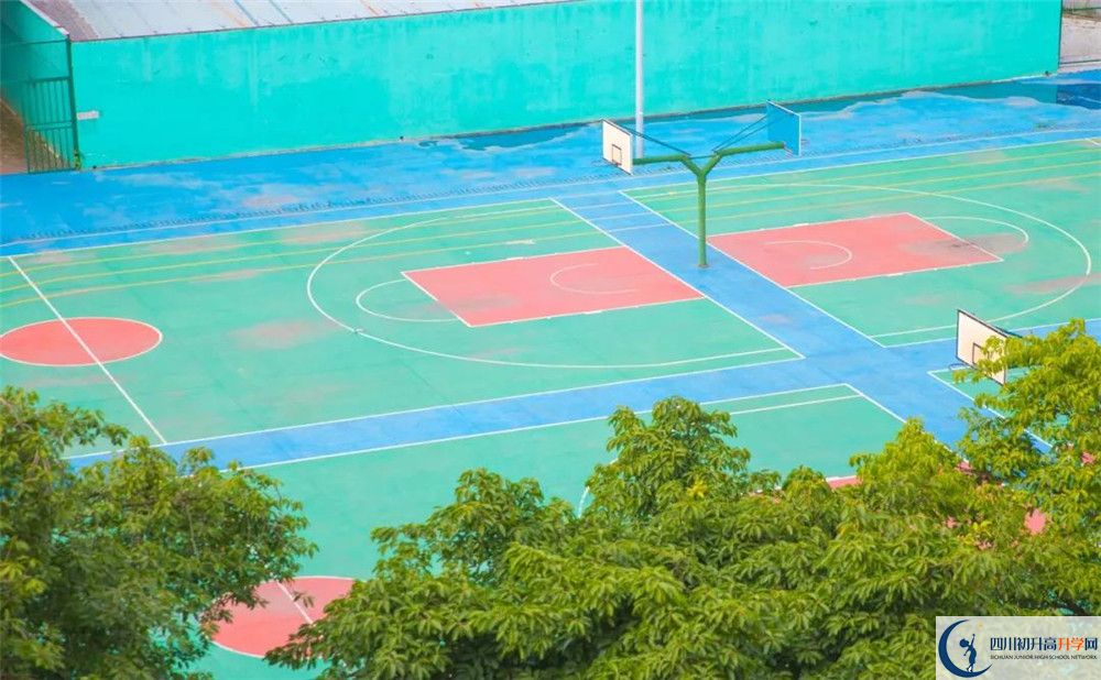 成都南開為明學校補課嗎？